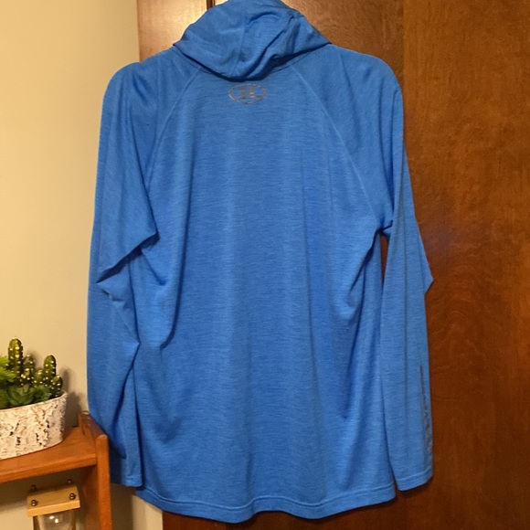 Under armour blue long sleeve hooded top 😍😍 - Picture 7 of 7